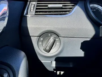 Skoda Octavia Combi 1.6 TDI Clever - Diesel - Automatic