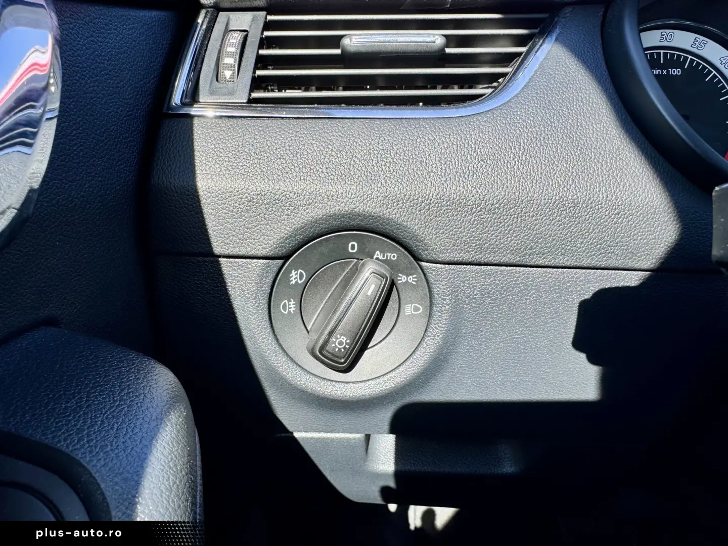 Skoda Octavia Combi 1.6 TDI Clever - Diesel - Automatic