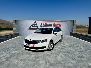 Skoda Octavia Combi 1.6 TDI Clever - Diesel - Automatic