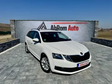 Skoda Octavia Combi 1.6 TDI Clever - Diesel - Automatic