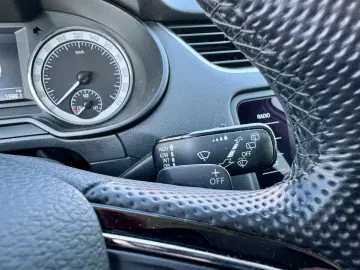 Skoda Octavia Combi 1.6 TDI Clever - Diesel - Automatic