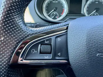 Skoda Octavia Combi 1.6 TDI Clever - Diesel - Automatic