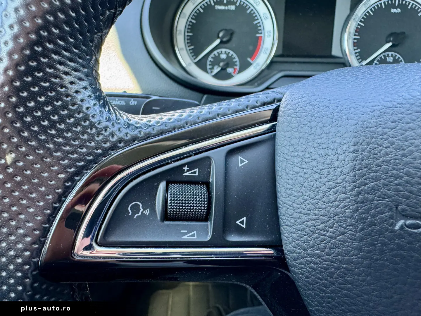 Skoda Octavia Combi 1.6 TDI Clever - Diesel - Automatic