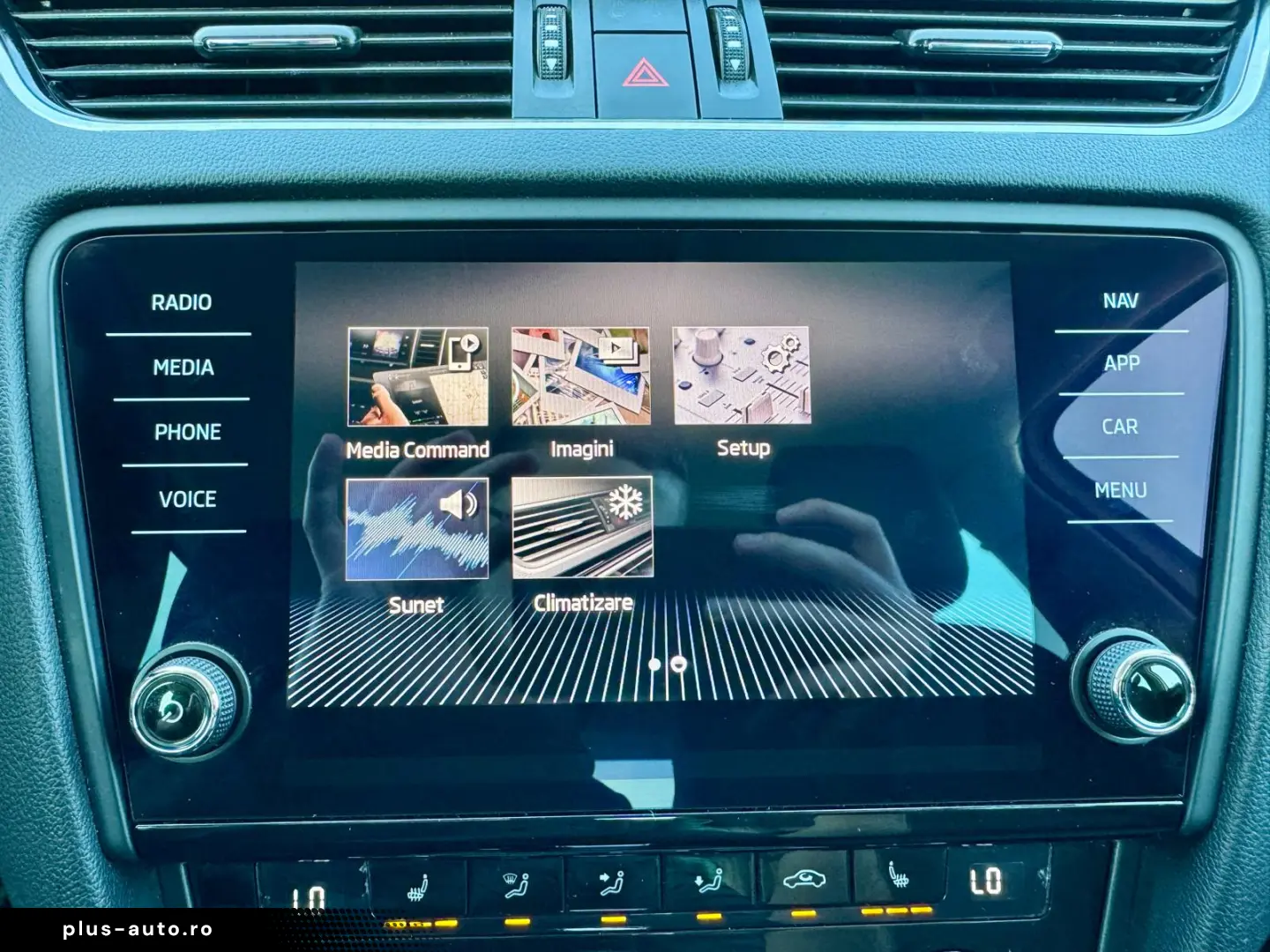 Skoda Octavia Combi 1.6 TDI Clever - Diesel - Automatic