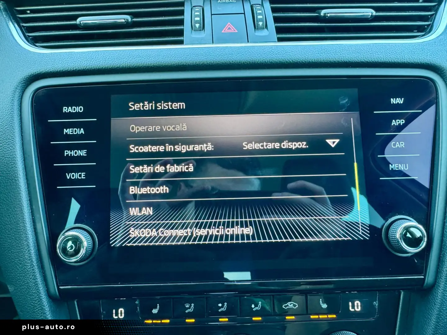 Skoda Octavia Combi 1.6 TDI Clever - Diesel - Automatic