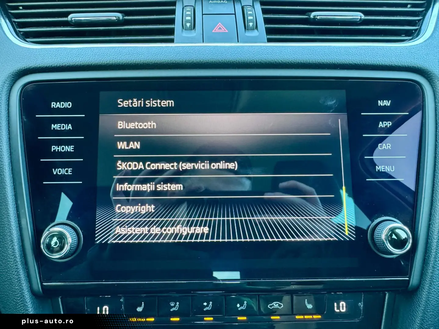 Skoda Octavia Combi 1.6 TDI Clever - Diesel - Automatic