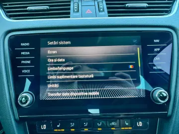 Skoda Octavia Combi 1.6 TDI Clever - Diesel - Automatic