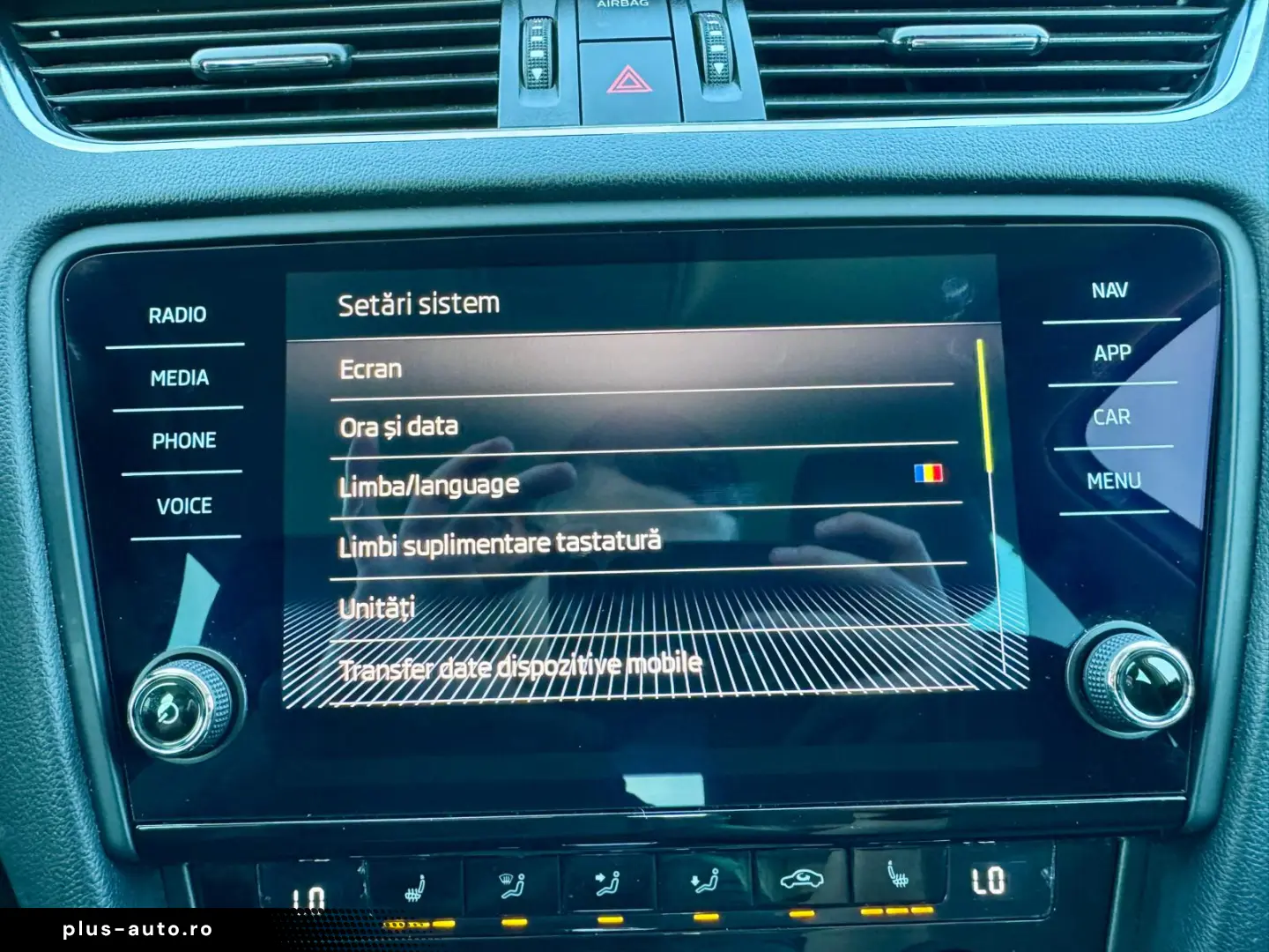 Skoda Octavia Combi 1.6 TDI Clever - Diesel - Automatic