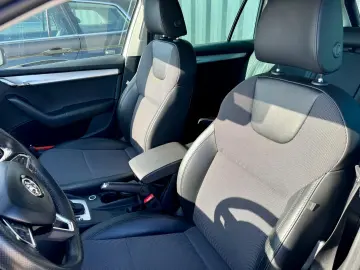 Skoda Octavia Combi 1.6 TDI Clever - Diesel - Automatic