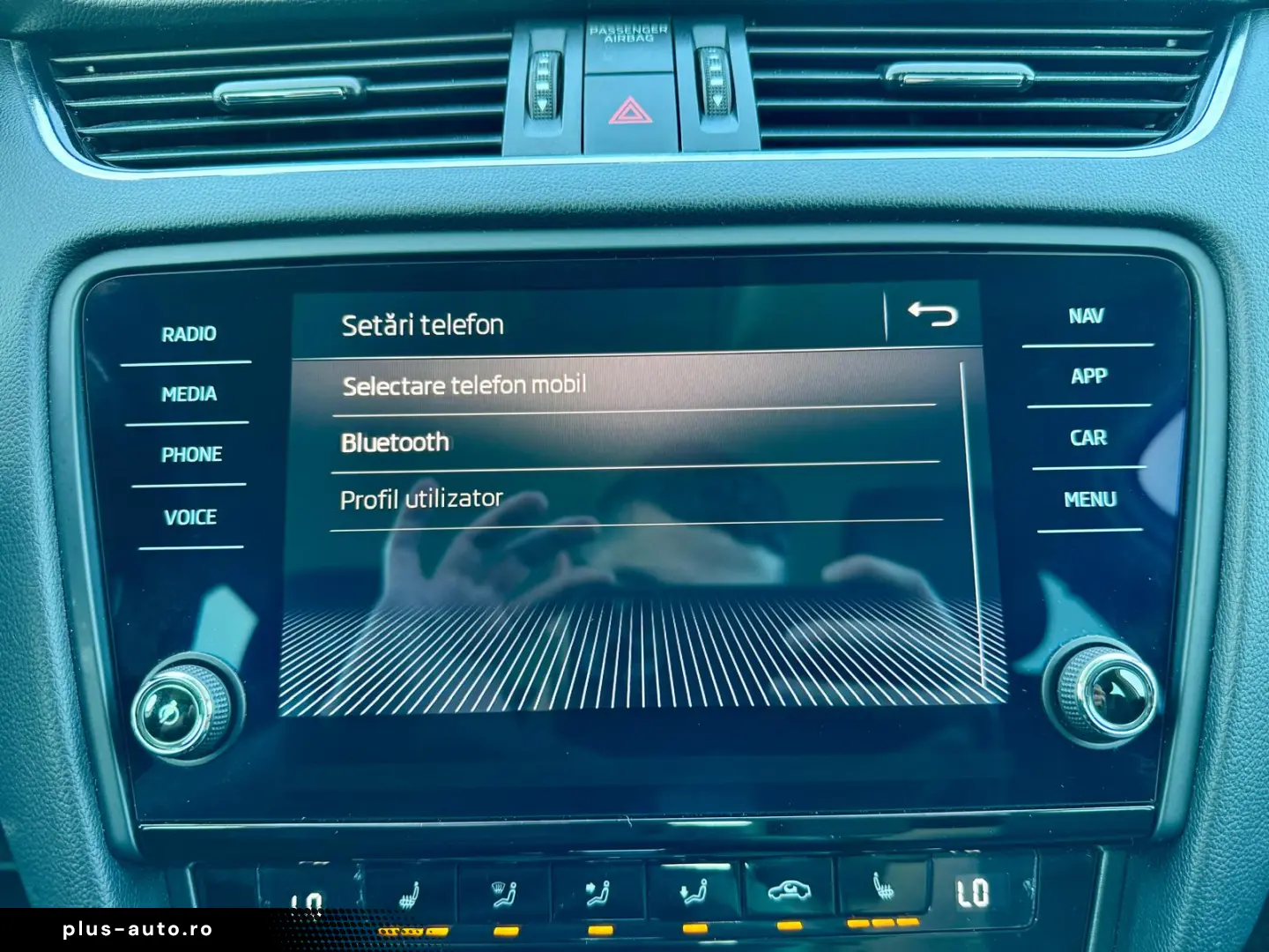 Skoda Octavia Combi 1.6 TDI Clever - Diesel - Automatic