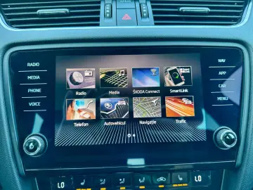 Skoda Octavia Combi 1.6 TDI Clever - Diesel - Automatic