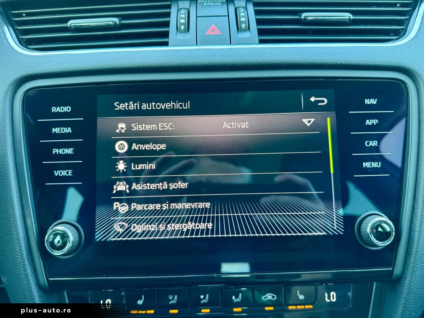 Skoda Octavia Combi 1.6 TDI Clever - Diesel - Automatic