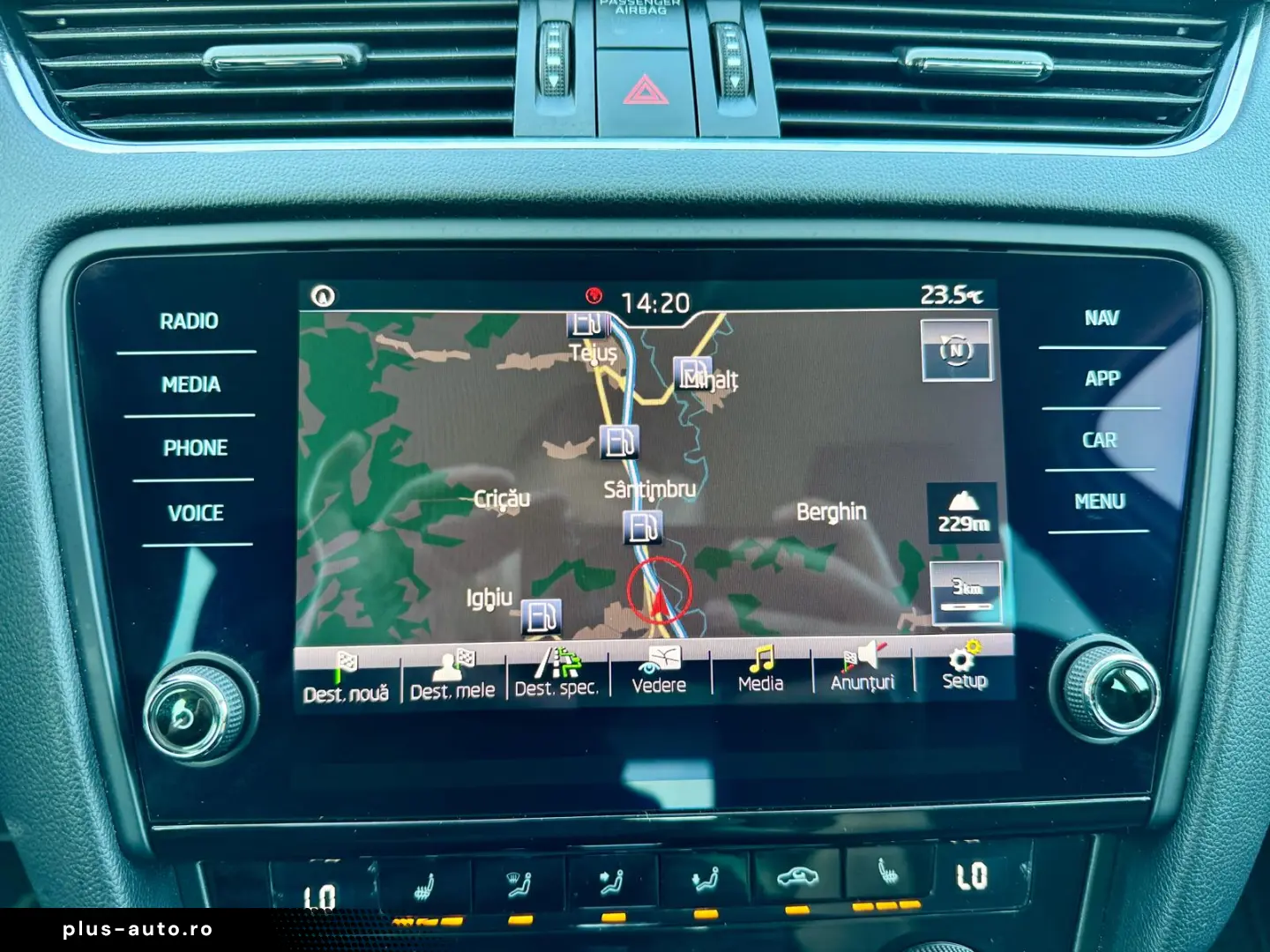 Skoda Octavia Combi 1.6 TDI Clever - Diesel - Automatic