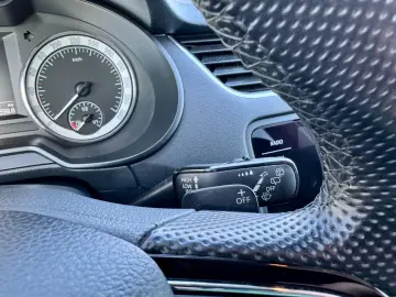 Skoda Octavia Combi 1.6 TDI Clever - Diesel - Automatic