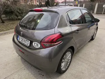 Peugeot 208 Allure 17.121km AUTOMAT Self Parking