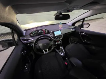 Peugeot 208 Allure 17.121km AUTOMAT Self Parking