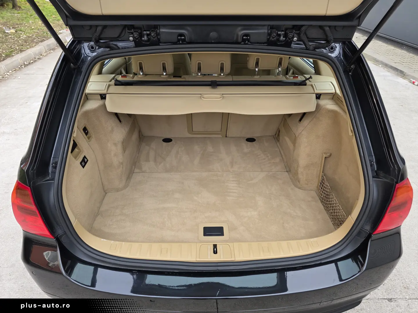 BMW 320i Exclusive  Service Recent  Trapa Cruise Control