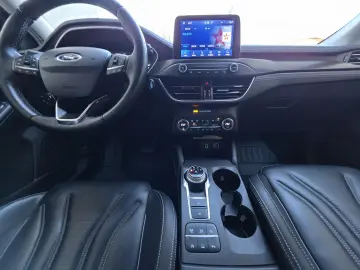 Ford Focus Vignale AUTOMAT LED Sync3 Keyless BLIS HUD