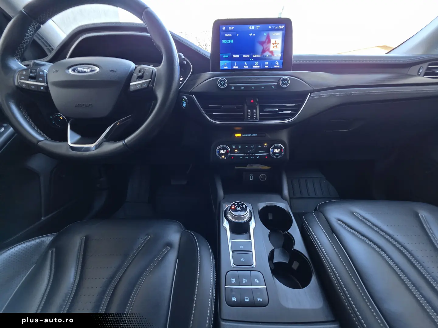 Ford Focus Vignale AUTOMAT LED Sync3 Keyless BLIS HUD