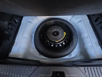 Ford Focus Vignale AUTOMAT LED Sync3 Keyless BLIS HUD