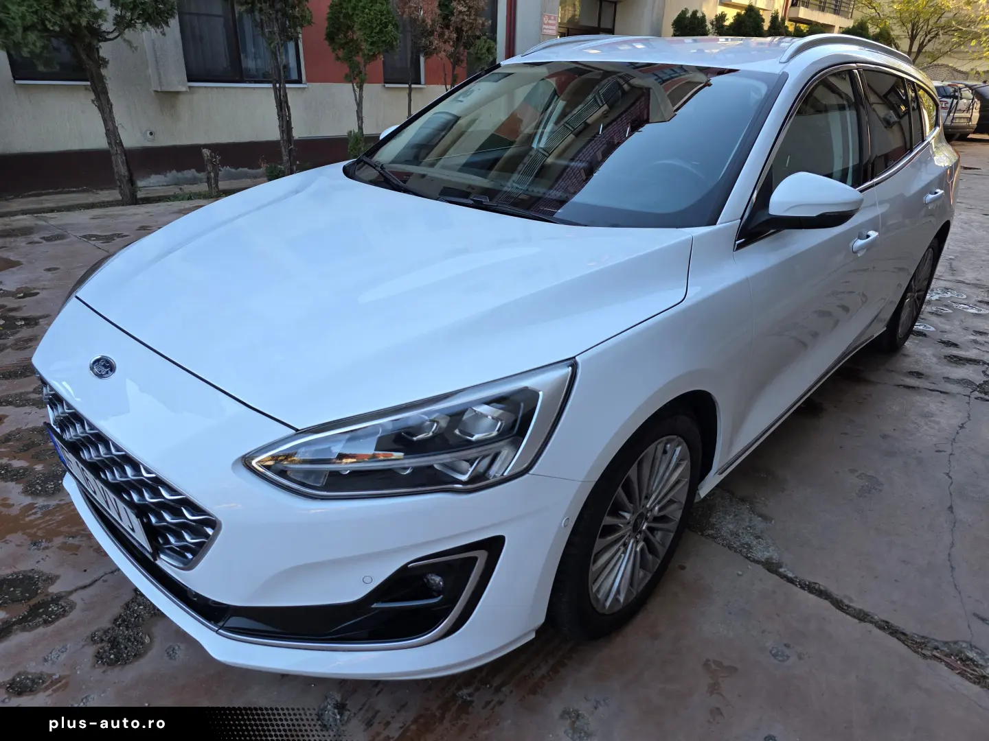 Ford Focus Vignale AUTOMAT LED Sync3 Keyless BLIS HUD