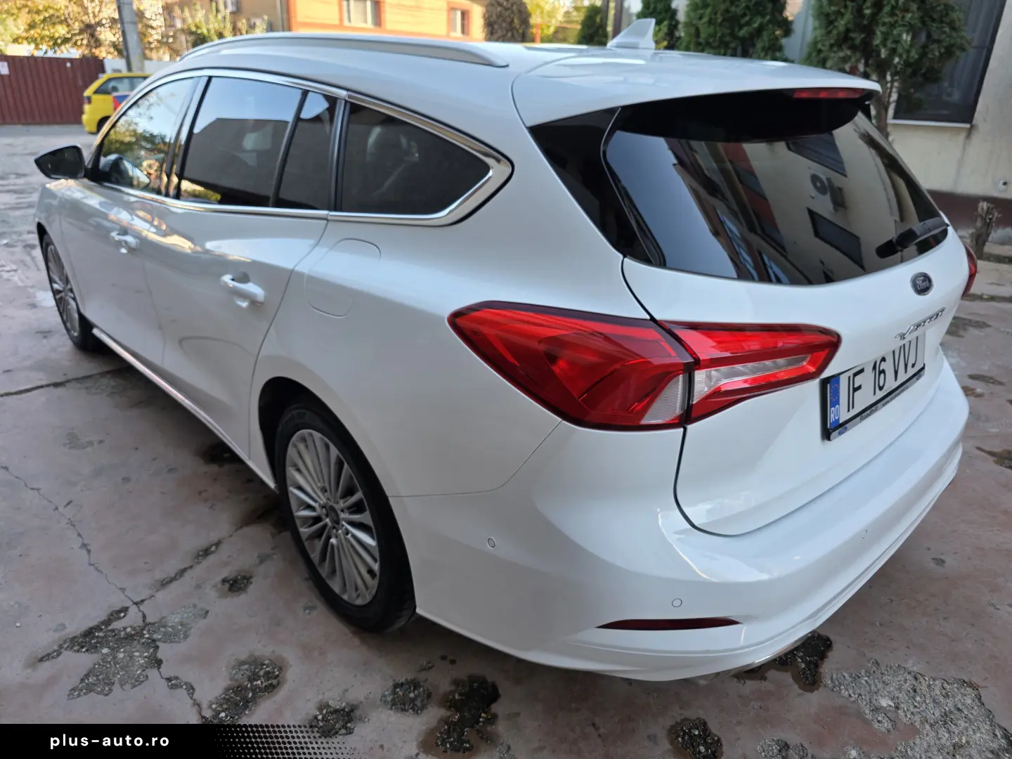 Ford Focus Vignale AUTOMAT LED Sync3 Keyless BLIS HUD