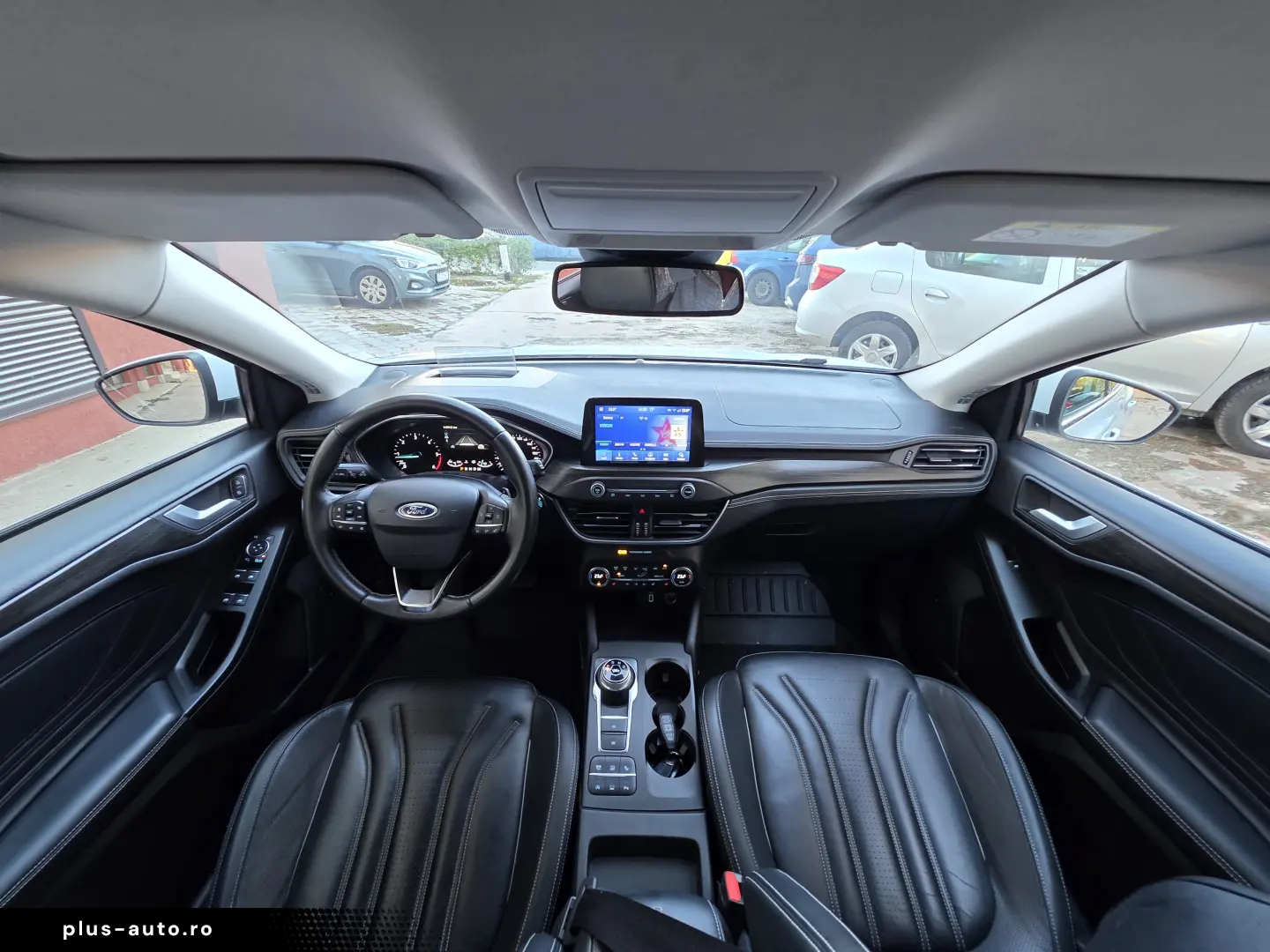 Ford Focus Vignale AUTOMAT LED Sync3 Keyless BLIS HUD