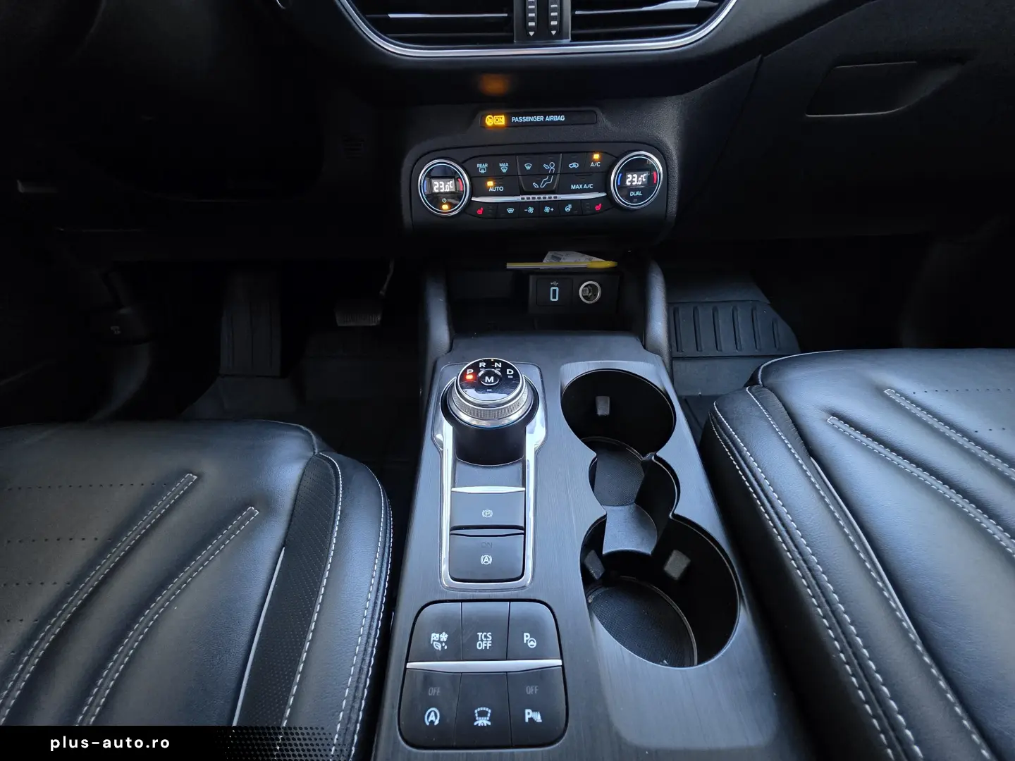 Ford Focus Vignale AUTOMAT LED Sync3 Keyless BLIS HUD