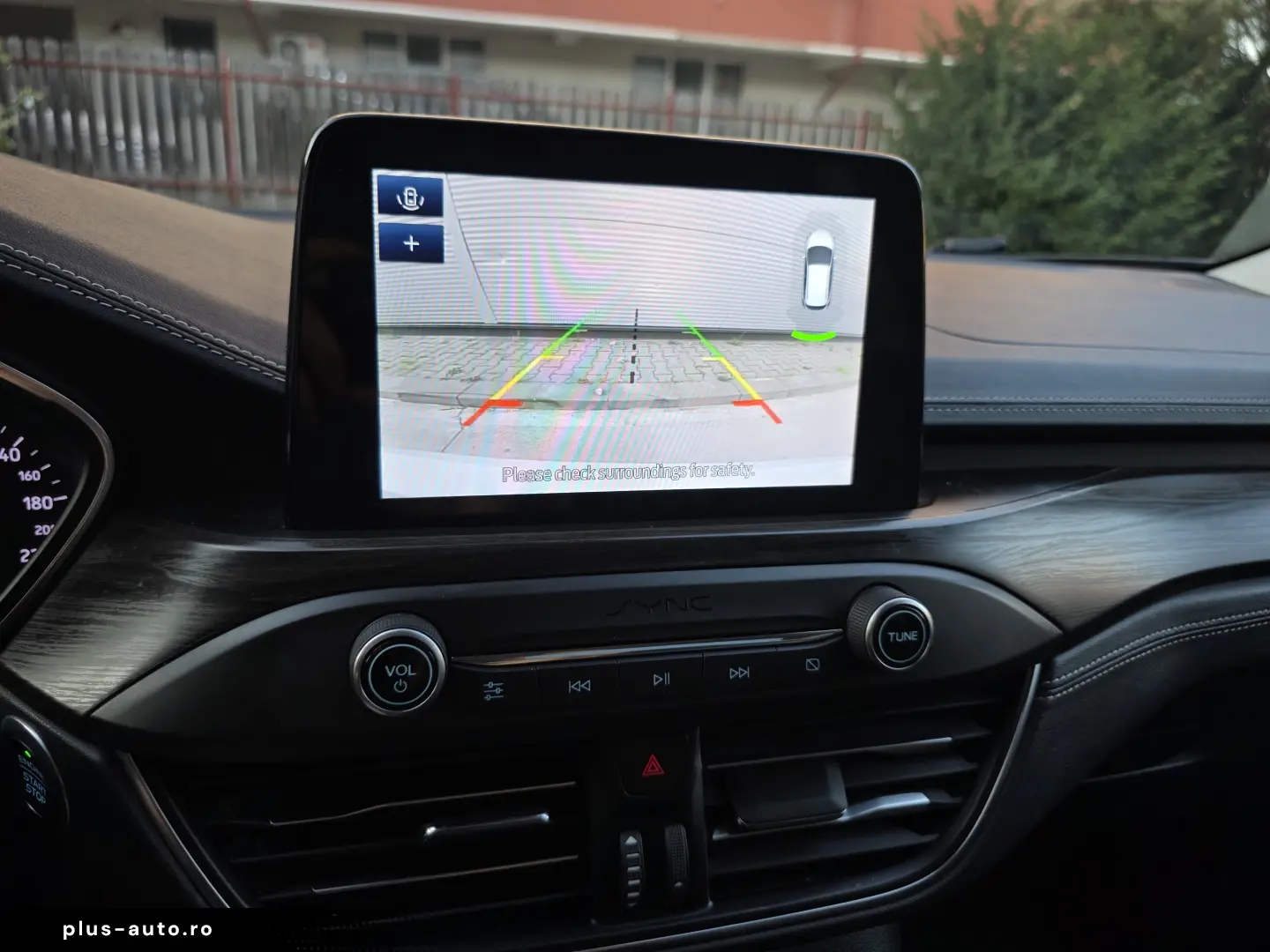 Ford Focus Vignale AUTOMAT LED Sync3 Keyless BLIS HUD