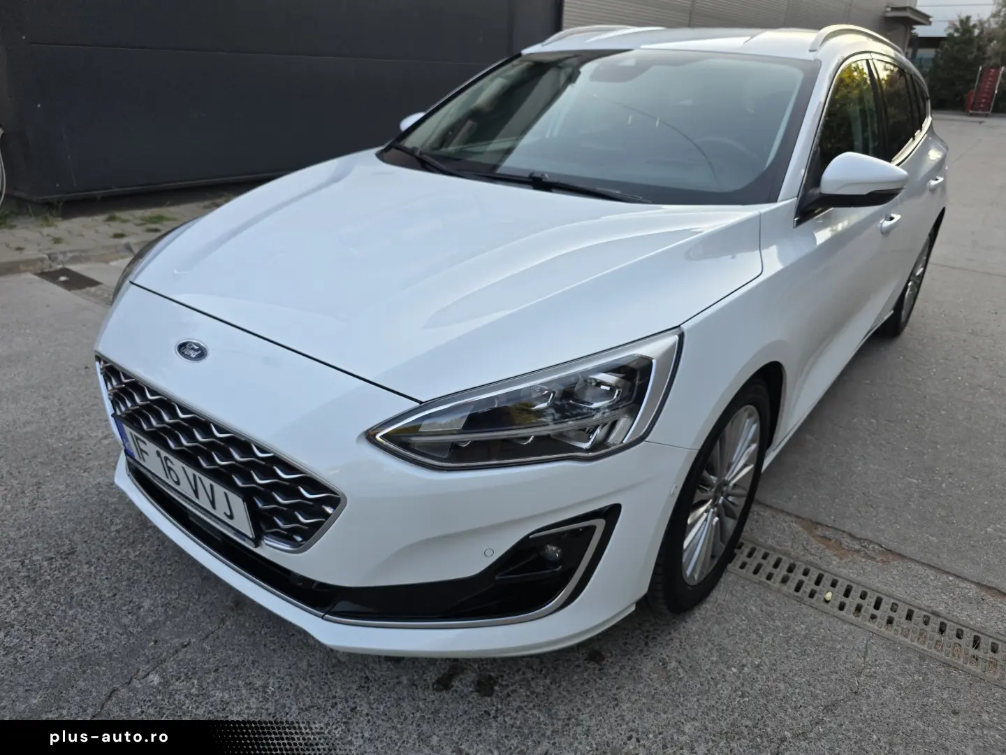 Ford Focus Vignale AUTOMAT LED Sync3 Keyless BLIS HUD