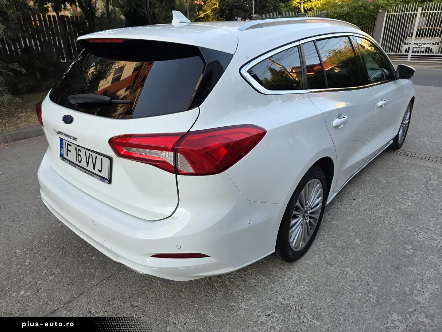 Ford Focus Vignale AUTOMAT LED Sync3 Keyless BLIS HUD