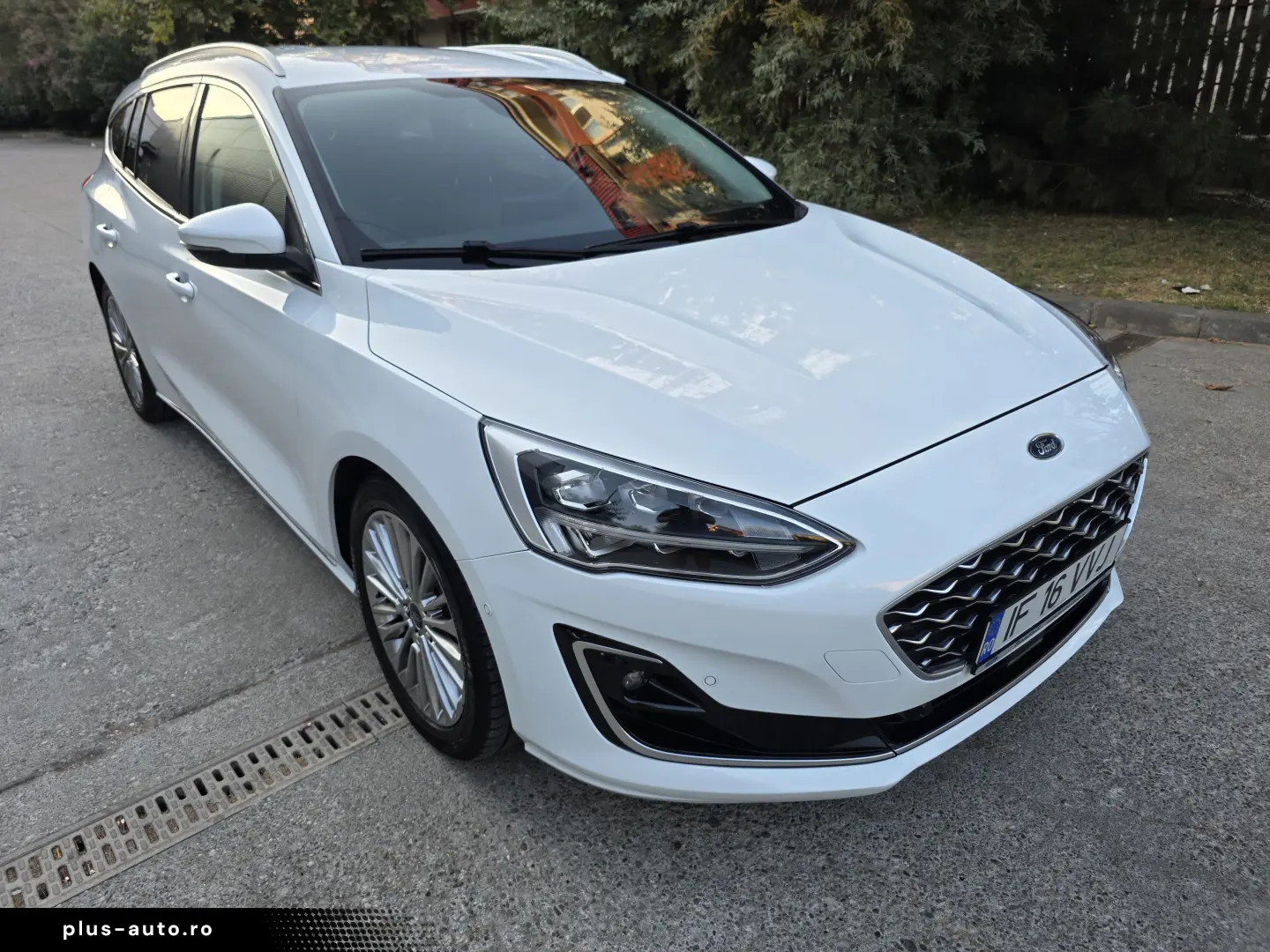 Ford Focus Vignale AUTOMAT LED Sync3 Keyless BLIS HUD