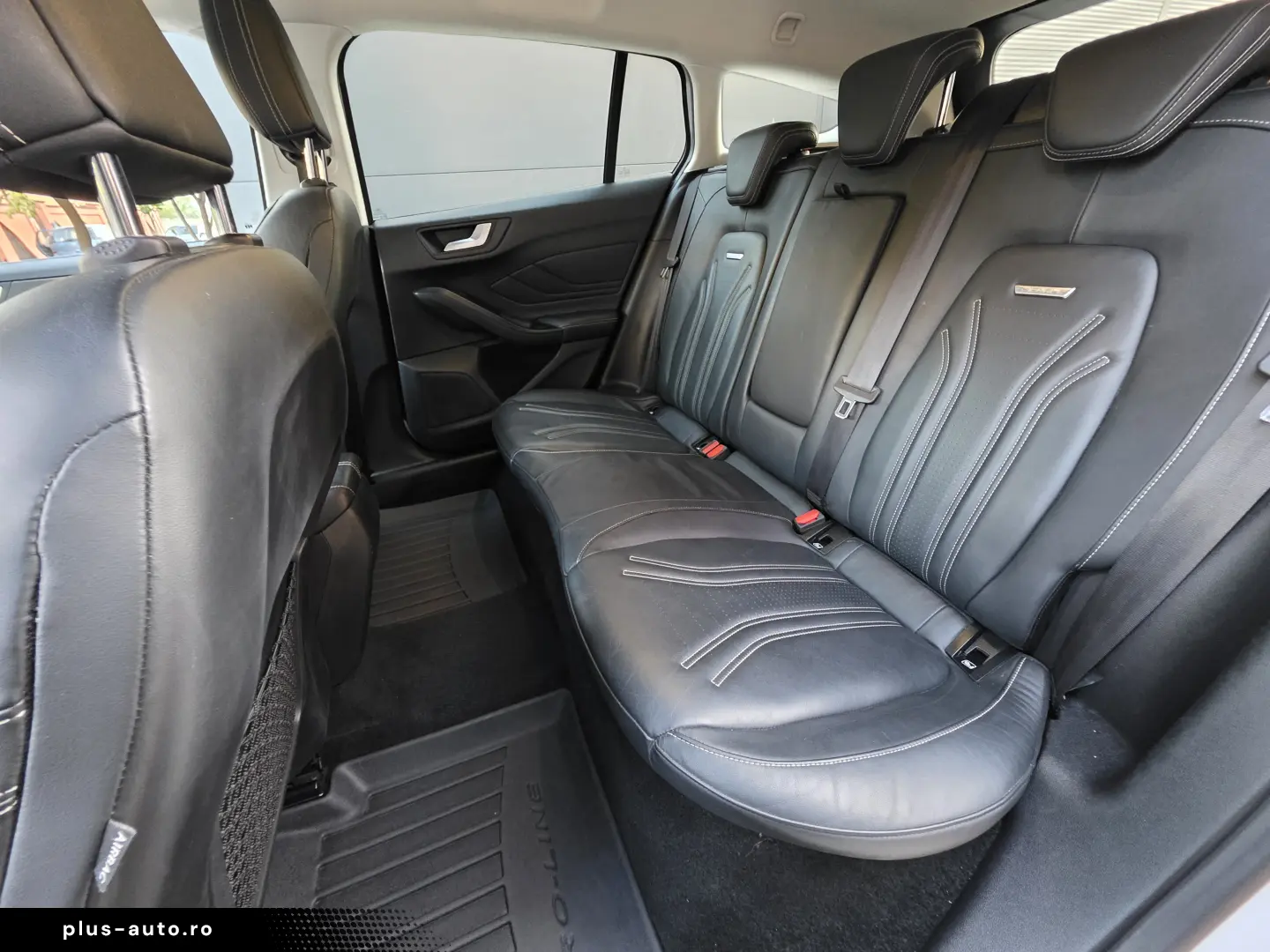 Ford Focus Vignale AUTOMAT LED Sync3 Keyless BLIS HUD