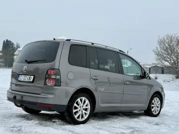 VW Touran 2.0TDI DSG Freestyle Clima Xenon Navi PDC 2010