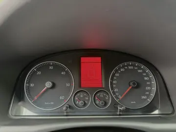 VW Touran 2.0TDI DSG Freestyle Clima Xenon Navi PDC 2010