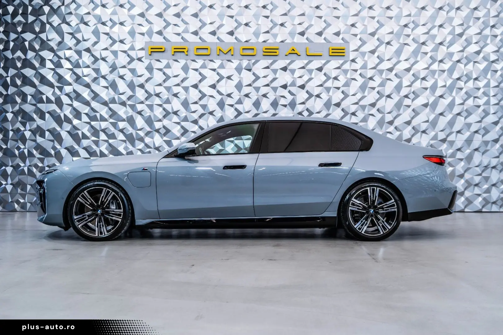 BMW 750  e xDrive Hybrid  Pano  Bowers&Wilkins