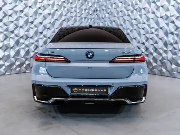 BMW 750  e xDrive Hybrid  Pano  Bowers&Wilkins