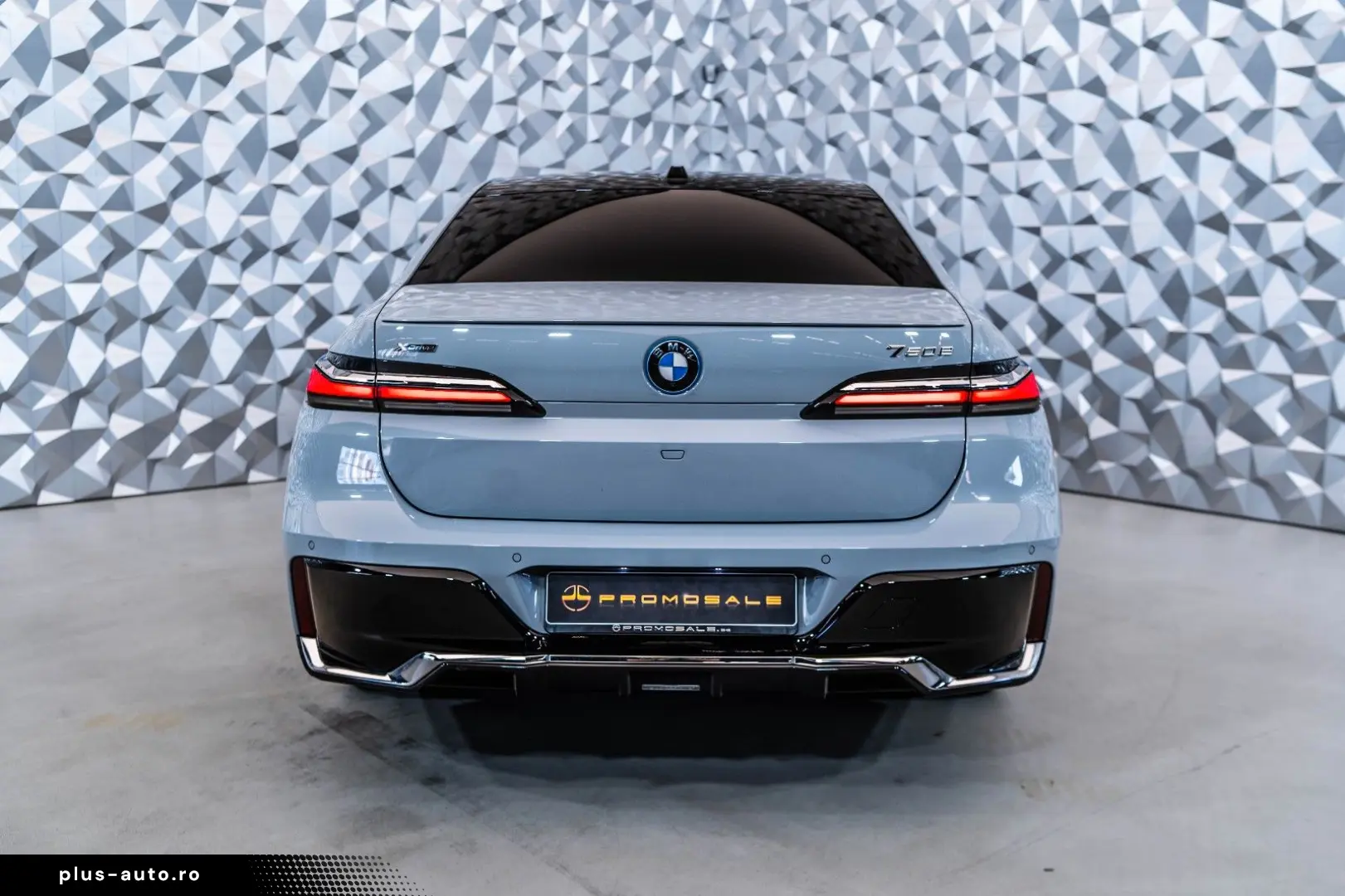 BMW 750  e xDrive Hybrid  Pano  Bowers&Wilkins