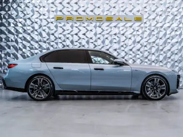 BMW 750  e xDrive Hybrid  Pano  Bowers&Wilkins