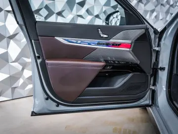 BMW 750  e xDrive Hybrid  Pano  Bowers&Wilkins