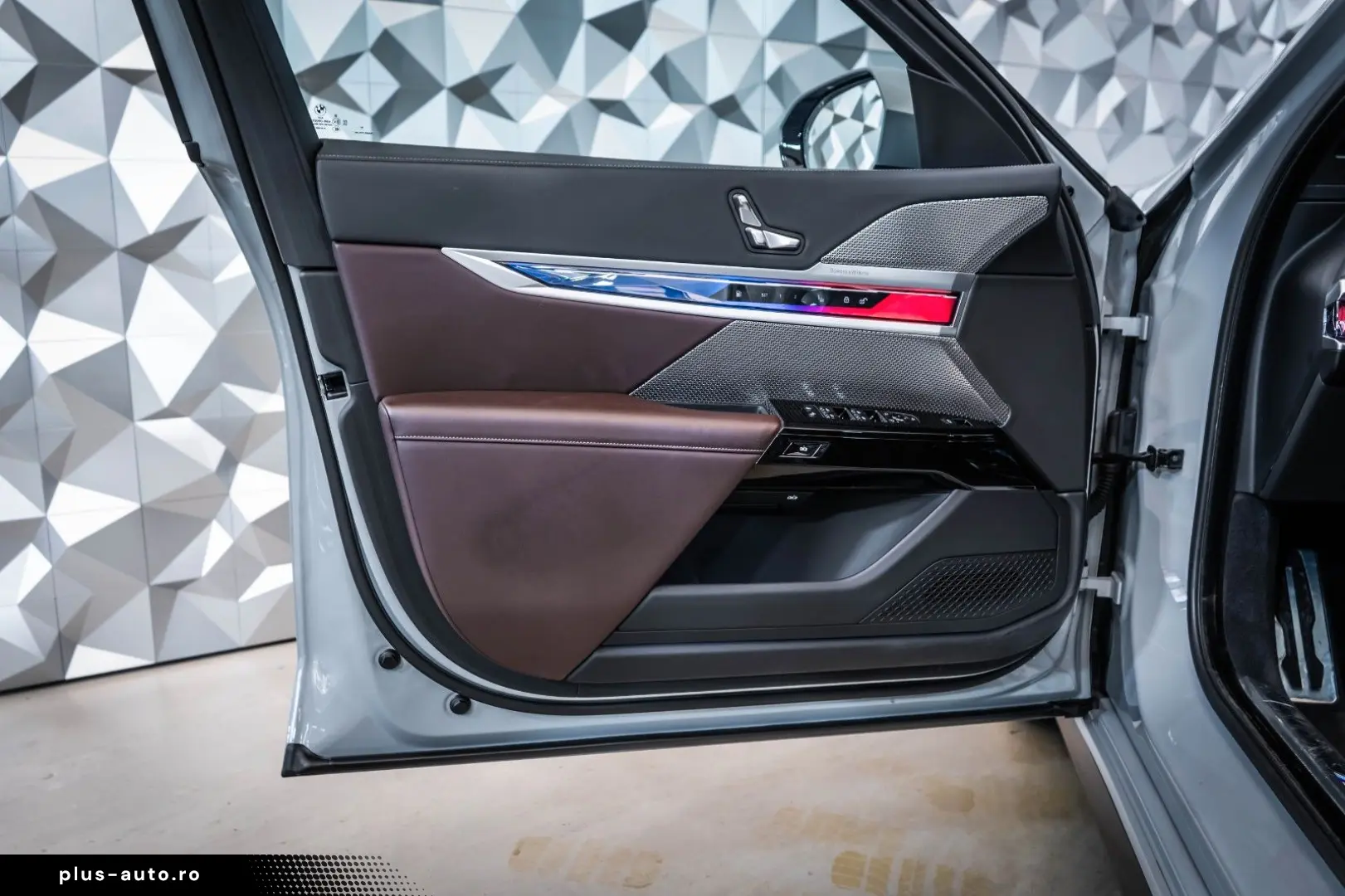 BMW 750  e xDrive Hybrid  Pano  Bowers&Wilkins