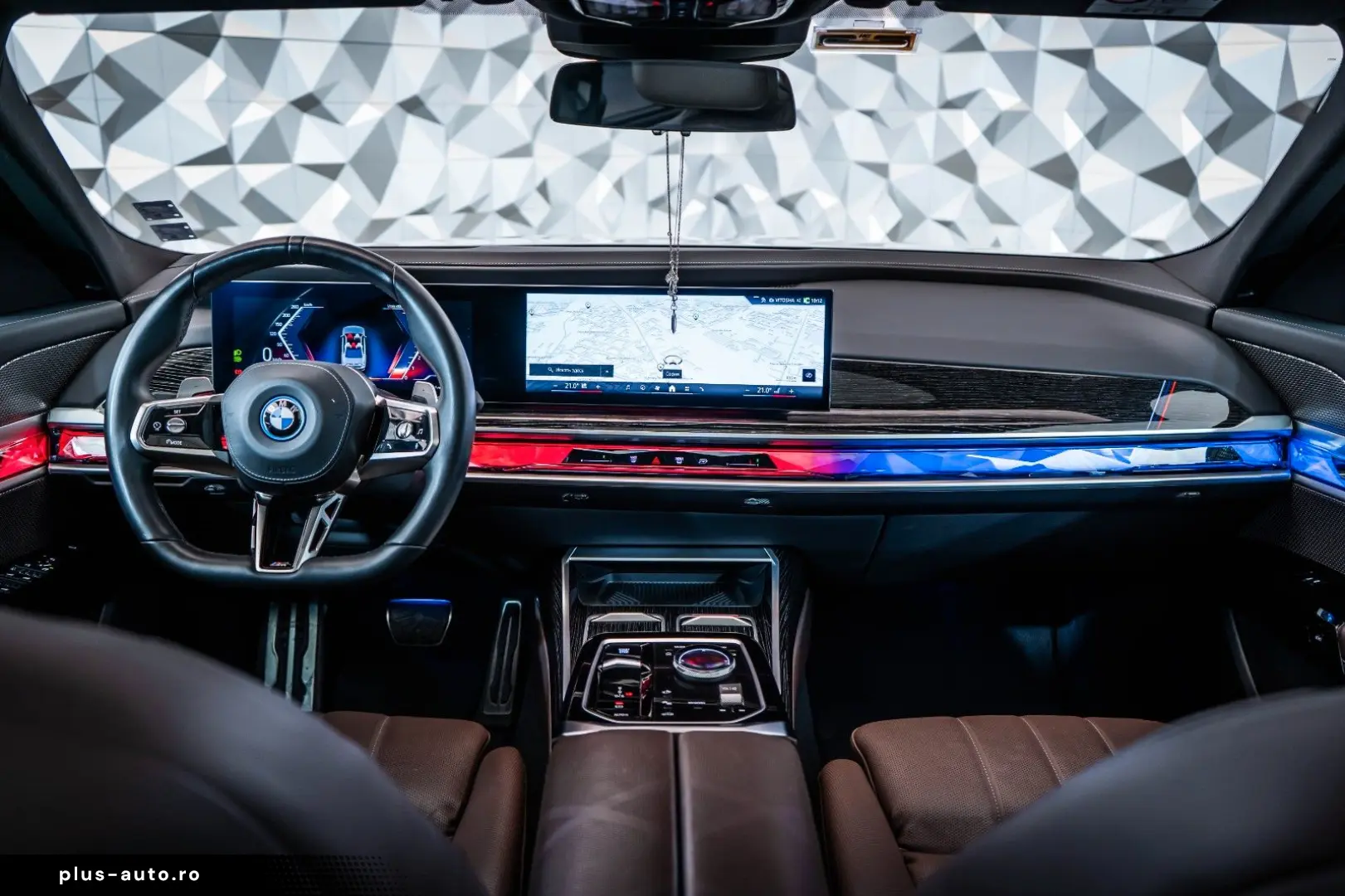 BMW 750  e xDrive Hybrid  Pano  Bowers&Wilkins