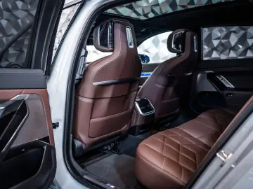 BMW 750  e xDrive Hybrid  Pano  Bowers&Wilkins