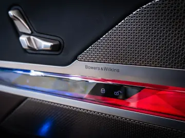 BMW 750  e xDrive Hybrid  Pano  Bowers&Wilkins