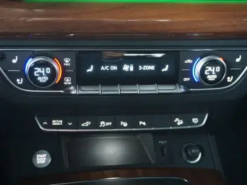 AUDI Q5 55 TFSI e quattro S line