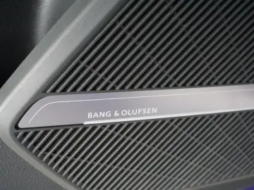 AUDI Q5 55 TFSI e quattro S line