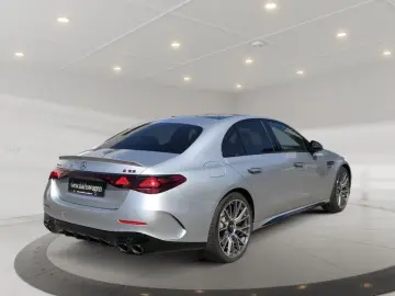 MERCEDES-BENZ AMG E 53 Hybrid 4MATIC AMG Superscreen Burm