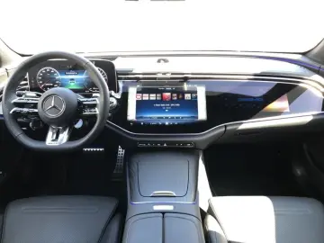 MERCEDES-BENZ AMG E 53 Hybrid 4MATIC AMG Superscreen Burm