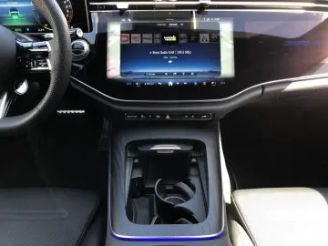 MERCEDES-BENZ AMG E 53 Hybrid 4MATIC AMG Superscreen Burm