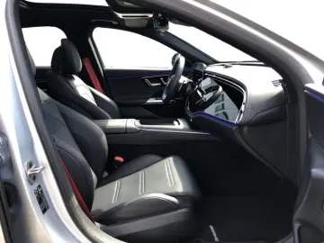 MERCEDES-BENZ AMG E 53 Hybrid 4MATIC AMG Superscreen Burm